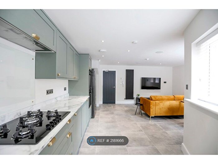 6 Bedroom End Of Terrace House To Rent In Nicander Road, Liverpool, L18