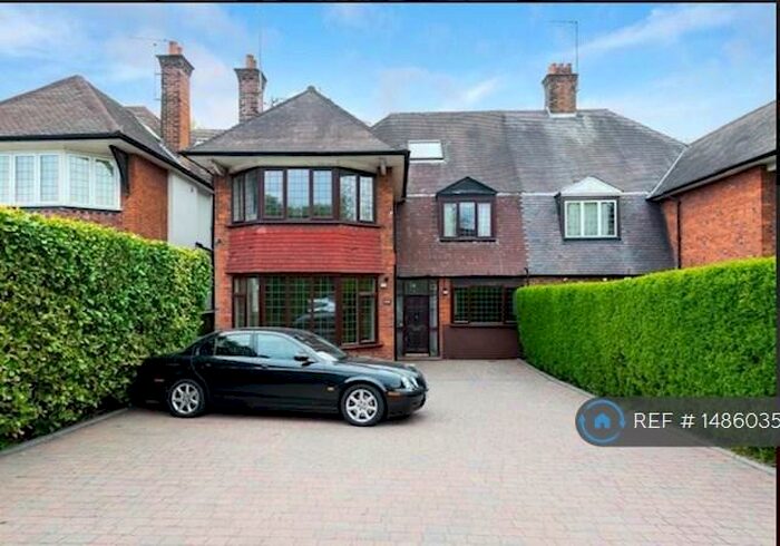 2 Bedroom Penthouse To Rent In Finchley Road, London, NW11