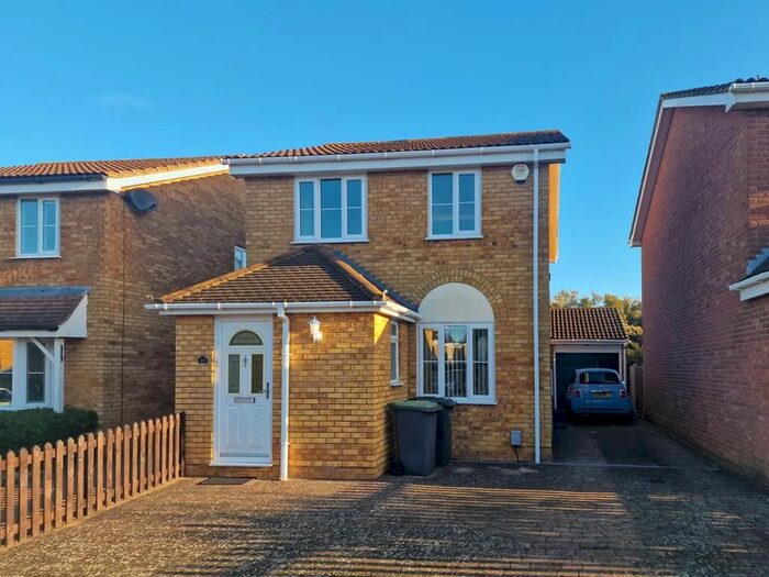Detached House To Rent In Gardeners Close, Flitwick, MK45
