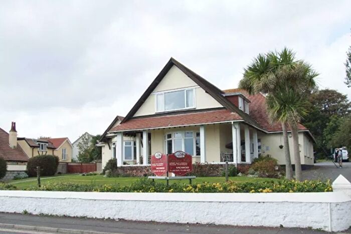 1 Bedroom Flat To Rent In Marine Drive, Paignton, TQ3