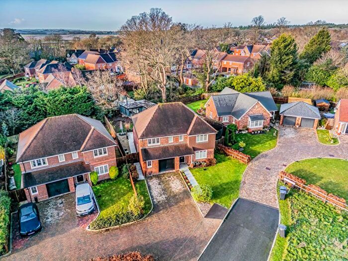 4 Bedroom Detached House For Sale In Woodlands Avenue, Rowlands Castle, PO9