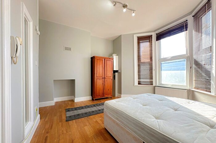 Studio To Rent In Venner Road, London, SE26