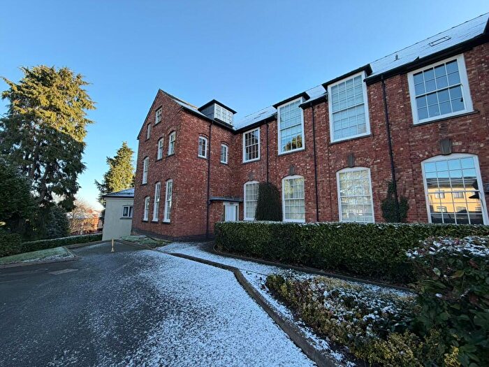 2 Bedroom Apartment For Sale In Thomas Webb Close Daventry Northamptonshire, NN11