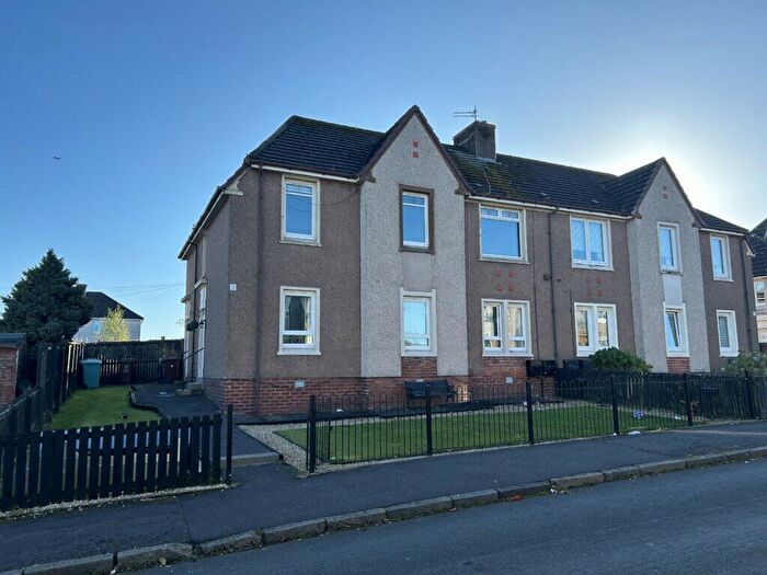 3 Bedroom Flat To Rent In Allanbank Street, Allanton, ML7