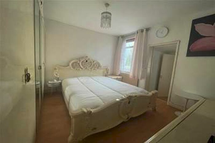 Flat To Rent In Stanley Grove, CR0