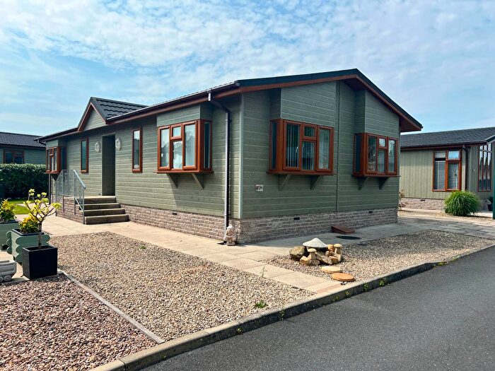 2 Bedroom Mobile/park Home For Sale In Acresfield Park, Garstang Bypass Road, Garstang, Preston, PR3