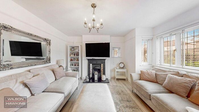 5 Bedroom Detached House For Sale In Pinner View, Harrow, HA1