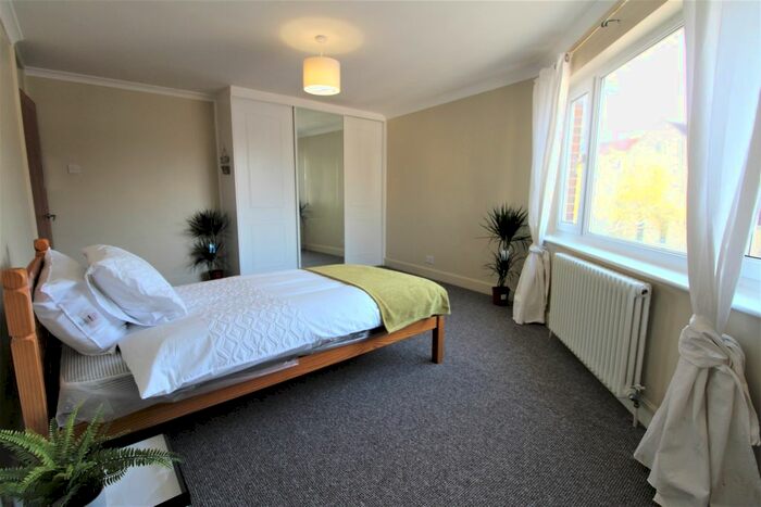 4 Bedroom Flat To Rent In High Street, Portsmouth, PO1
