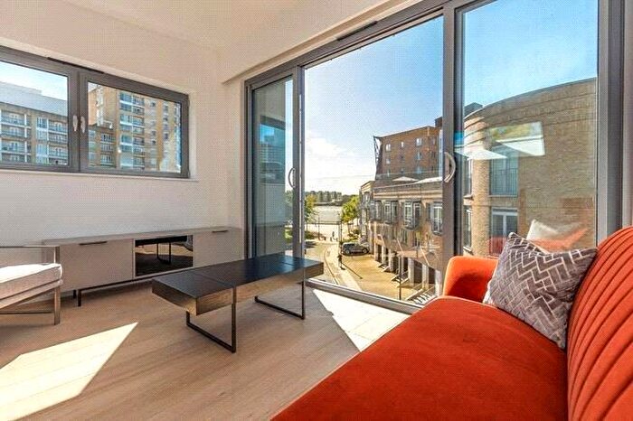 3 Bedroom Apartment To Rent In Three Colt Street, London, E14