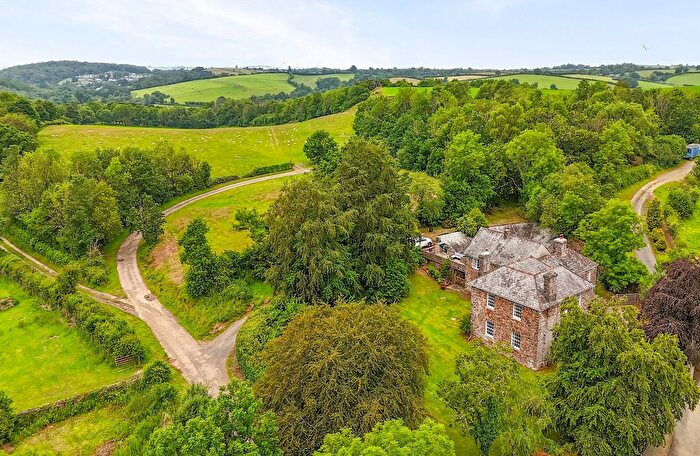 6 Bedroom Detached House For Sale In Lifton, Devon, PL16