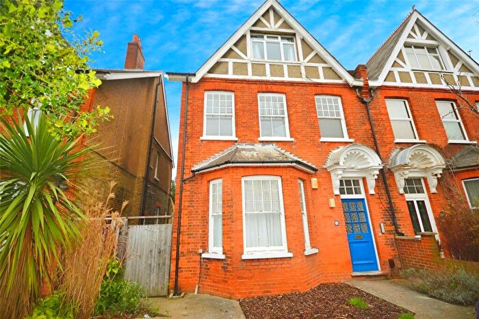 2 Bedroom Flat To Rent In Mulgrave Road, Belmont, Sutton, Surrey, SM2