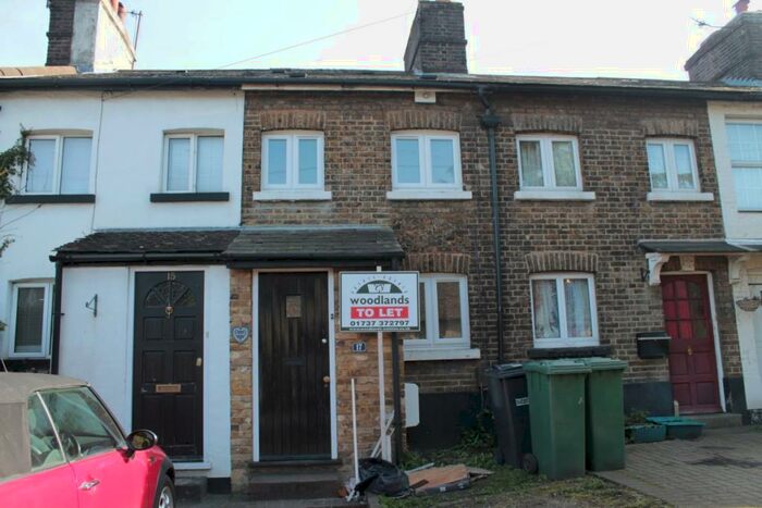 2 Bedroom Terraced House To Rent In Redstone Hill, Redhill, RH1