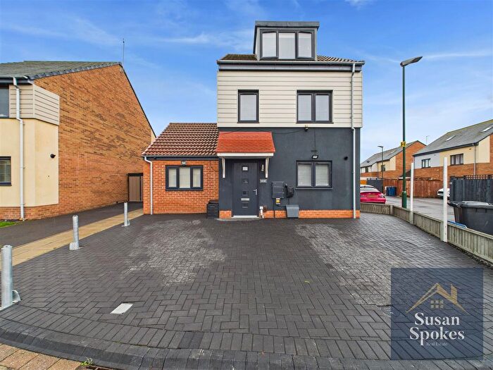4 Bedroom Detached House For Sale In Harvey Close, South Shields, NE33
