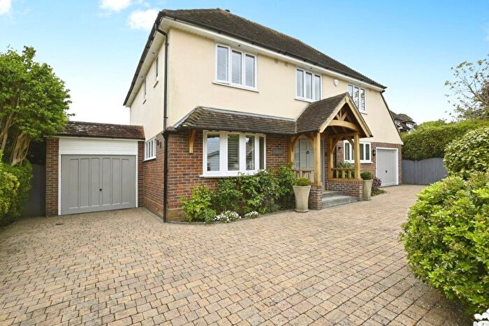 4 Bedroom Detached House For Sale In Kingsey Avenue, Emsworth, Hampshire, PO10