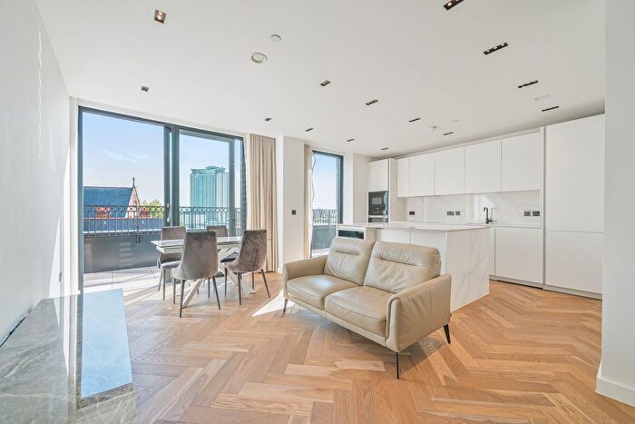 2 Bedroom Flat To Rent In Cluny Mews, London, SW5