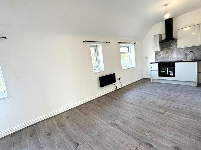Studio To Rent In North Circular Road, London, NW10