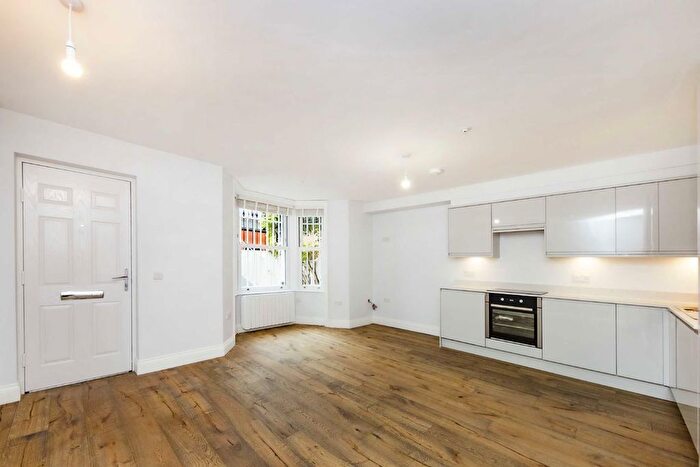 2 Bedroom Flat To Rent In Ongar Road, Fulham, SW6