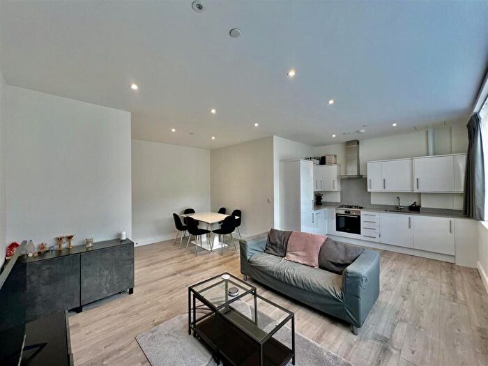 1 Bedroom Apartment For Sale In Hurricane Court, Heron Drive, Langley, SL3