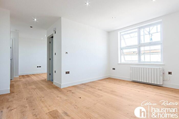 Flat To Rent In Temple Fortune Mansions, Temple Fortune, NW11