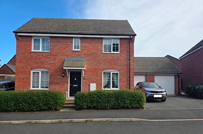 3 Bedroom Detached House For Sale In Damselfly Road, Pineham, Northampton, NN4