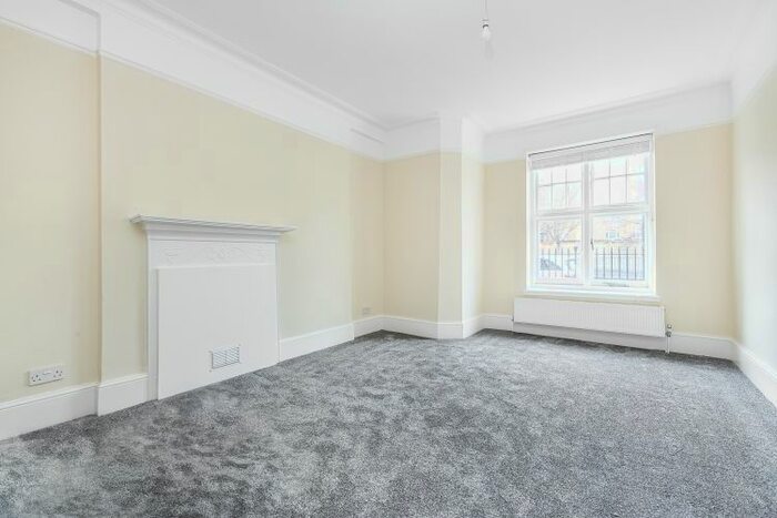 3 Bedroom Flat To Rent In Talgarth Road, London, W14
