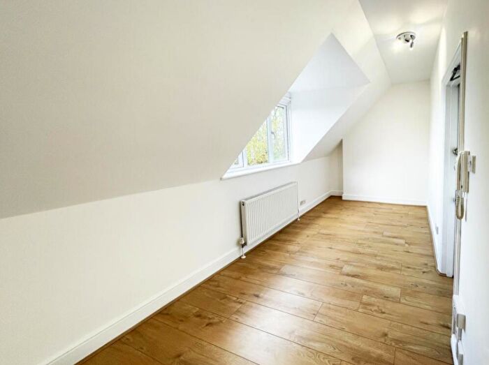 Studio To Rent In Finchley Road, London, NW3