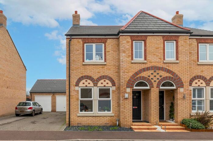 3 Bedroom Semi-Detached House To Rent In Louise Rise, Fairfield, Hitchin, Herts, SG5