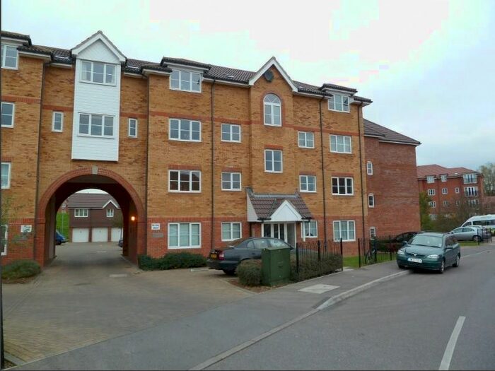 2 Bedroom Flat To Rent In Yukon Road, Broxbourne, EN10