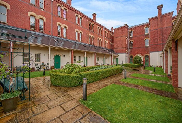 2 Bedroom Apartment For Sale In Shaftesbury Hall, St Georges Place, Cheltenham, Gloucestershire, GL50