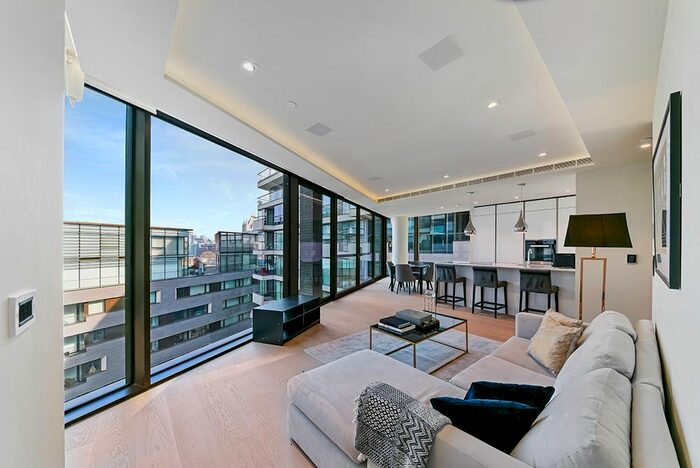 1 Bedroom Flat To Rent In Tower Bridge, Hanover House, Crown Square, London, SE1