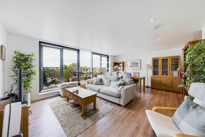 2 Bedroom Flat To Rent In Vista House, Colliers Wood, SW19