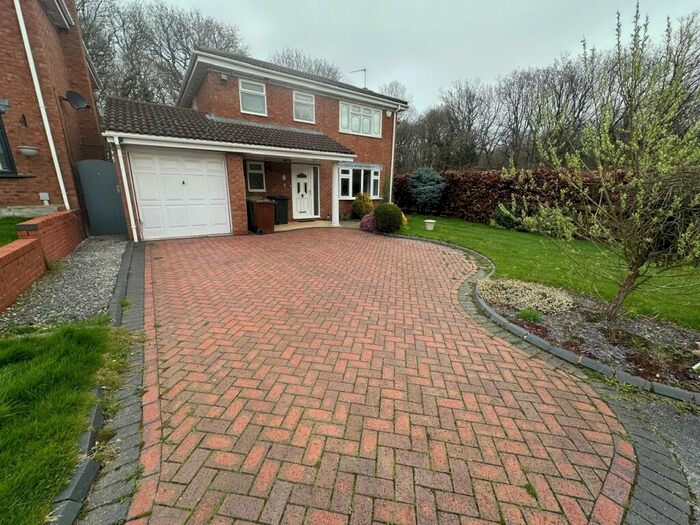 4 Bedroom House To Rent In Elmdon Coppice, Solihull, B92