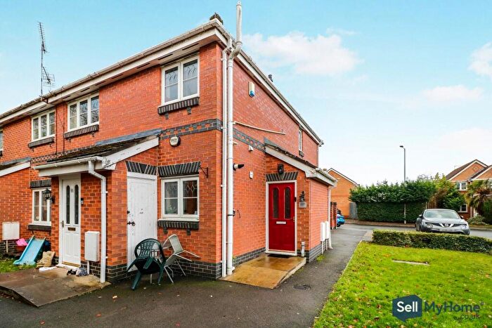 2 Bedroom Maisonette For Sale In Kerscott Road, Manchester, M23