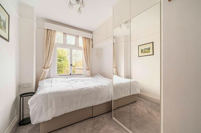 Studio To Rent In Vale Of Health, Hampstead, London, NW3
