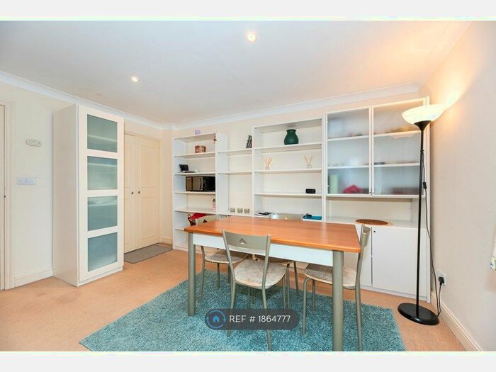 1 Bedroom Flat To Rent In Eardley Crescent, London, SW5