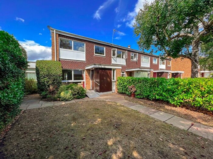 4 Bedroom End Of Terrace House For Sale In Buckingham Gardens, West Molesey, KT8
