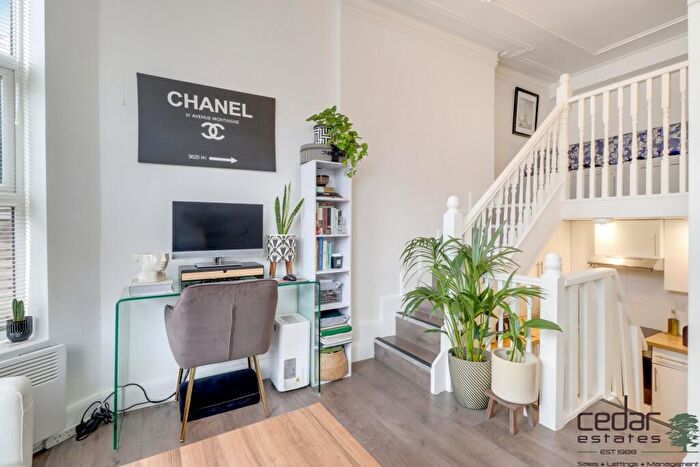 Flat To Rent In Fordwych Road, West Hampstead, NW2