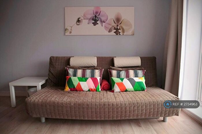 2 Bedroom Flat To Rent In Settlers Court, London, E14