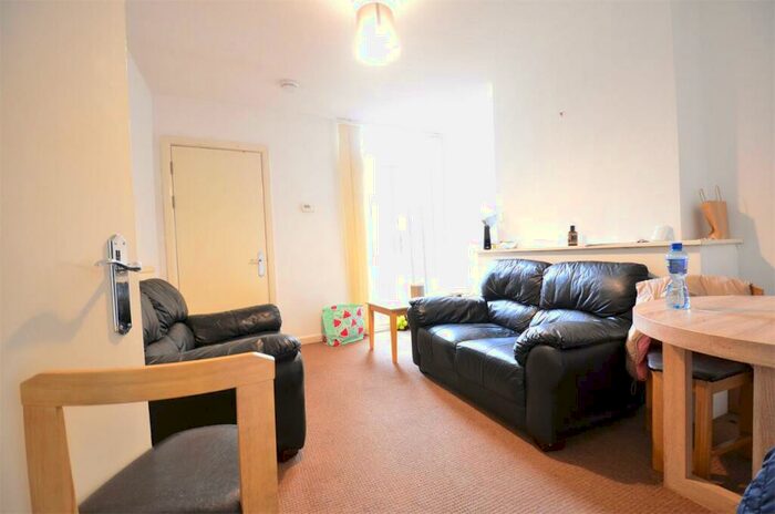 4 Bedroom Terraced House To Rent In &#;. Pppw Warwards Lane, Selly Oak. Mins Walk To University Of Birmingham, B29