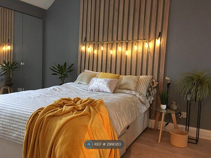 2 Bedroom Flat To Rent In Lothian St, Hawick, TD9
