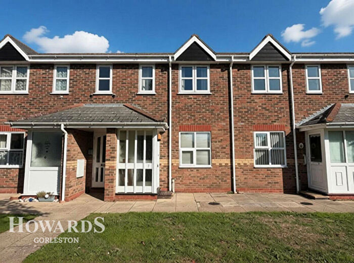 1 Bedroom Flat For Sale In Lowestoft Road, Gorleston, NR31