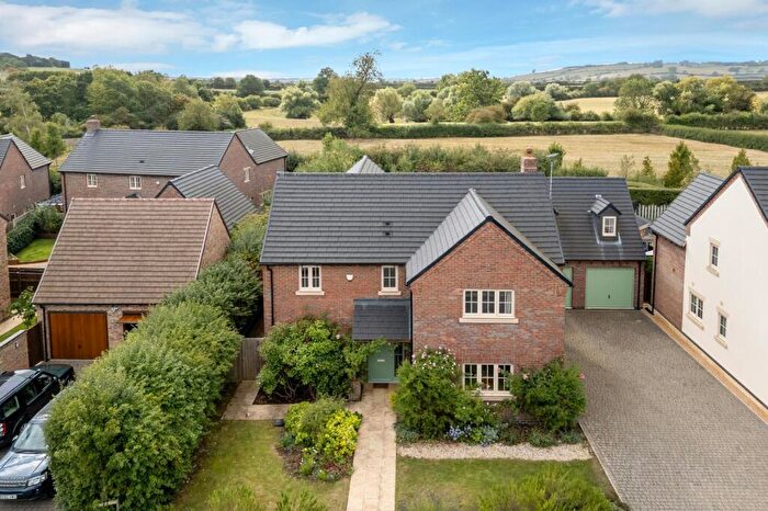 4 Bedroom Detached House For Sale In Stokes Rise, Great Easton, Leicestershire, LE16