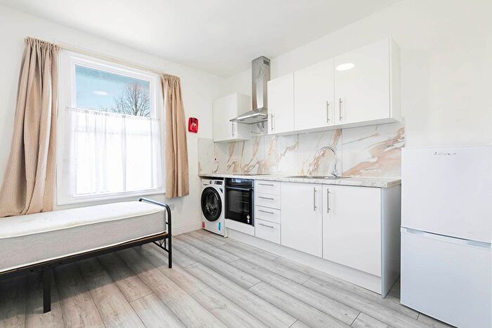 Studio To Rent In Callcott Road, London, NW6