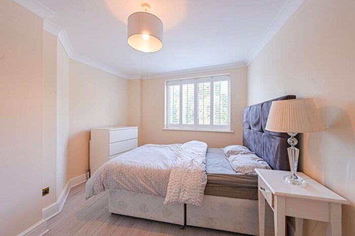 3 Bedroom Flat To Rent In Cumberland Mills, , Docklands, London, E14