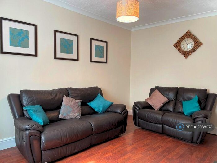 1 Bedroom Flat To Rent In Manor Square, Goodmayes / Chadwel Heath, RM8