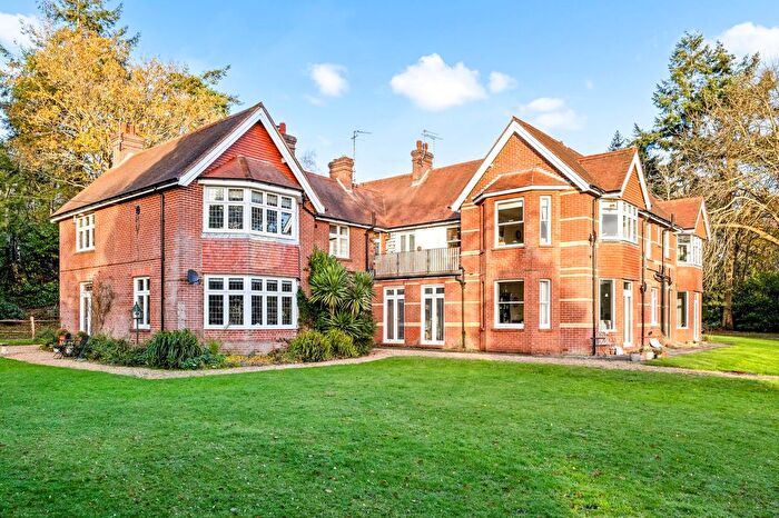 2 Bedroom Flat For Sale In Warrs Hill Road, North Chailey, BN8