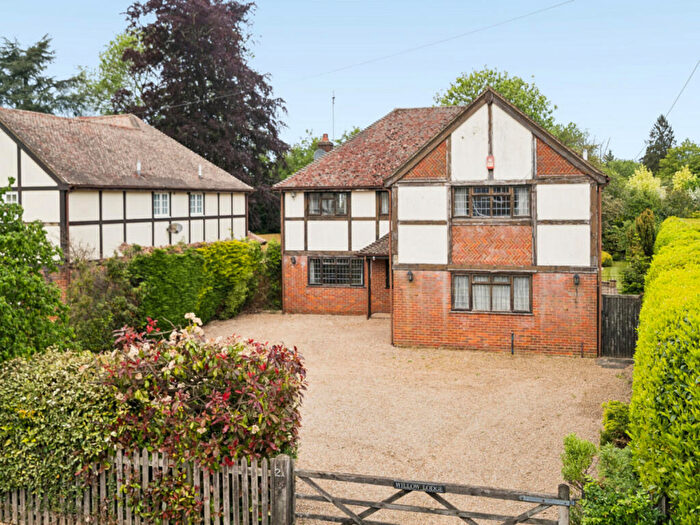 4 Bedroom Detached House For Sale In Penington Road, Beaconsfield, HP9