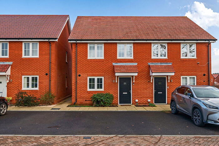 2 Bedroom Semi-Detached House For Sale In Sunningdale Close, Boorley Green, Southampton, SO32