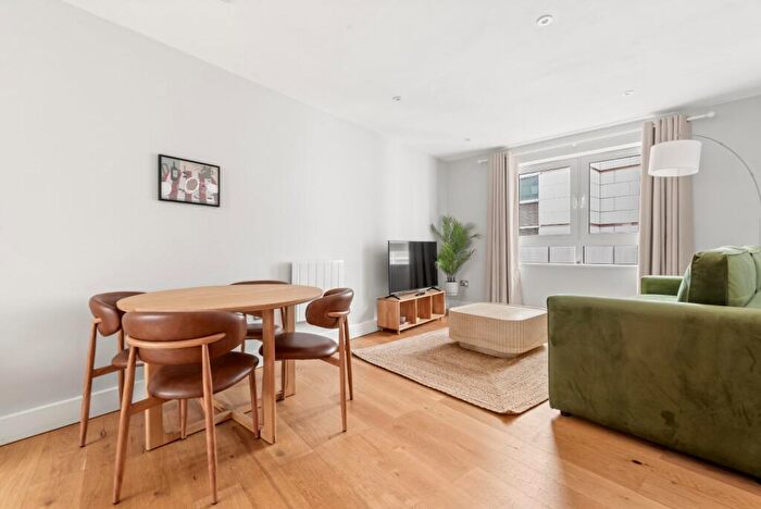 1 Bedroom Flat To Rent In Pepys Street, Tower, EC3N