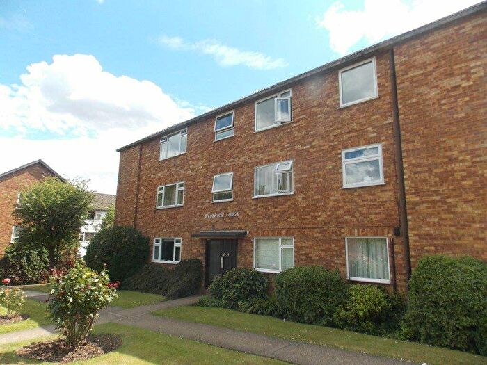 2 Bedroom Flat To Rent In Woodford Green, IG8